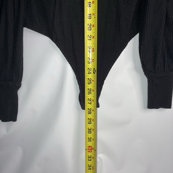 Majorelle Revolve Women's Medium Black Ribbed Long Puff Sleeve Bodysuit V Neck - Picture 7 of 8